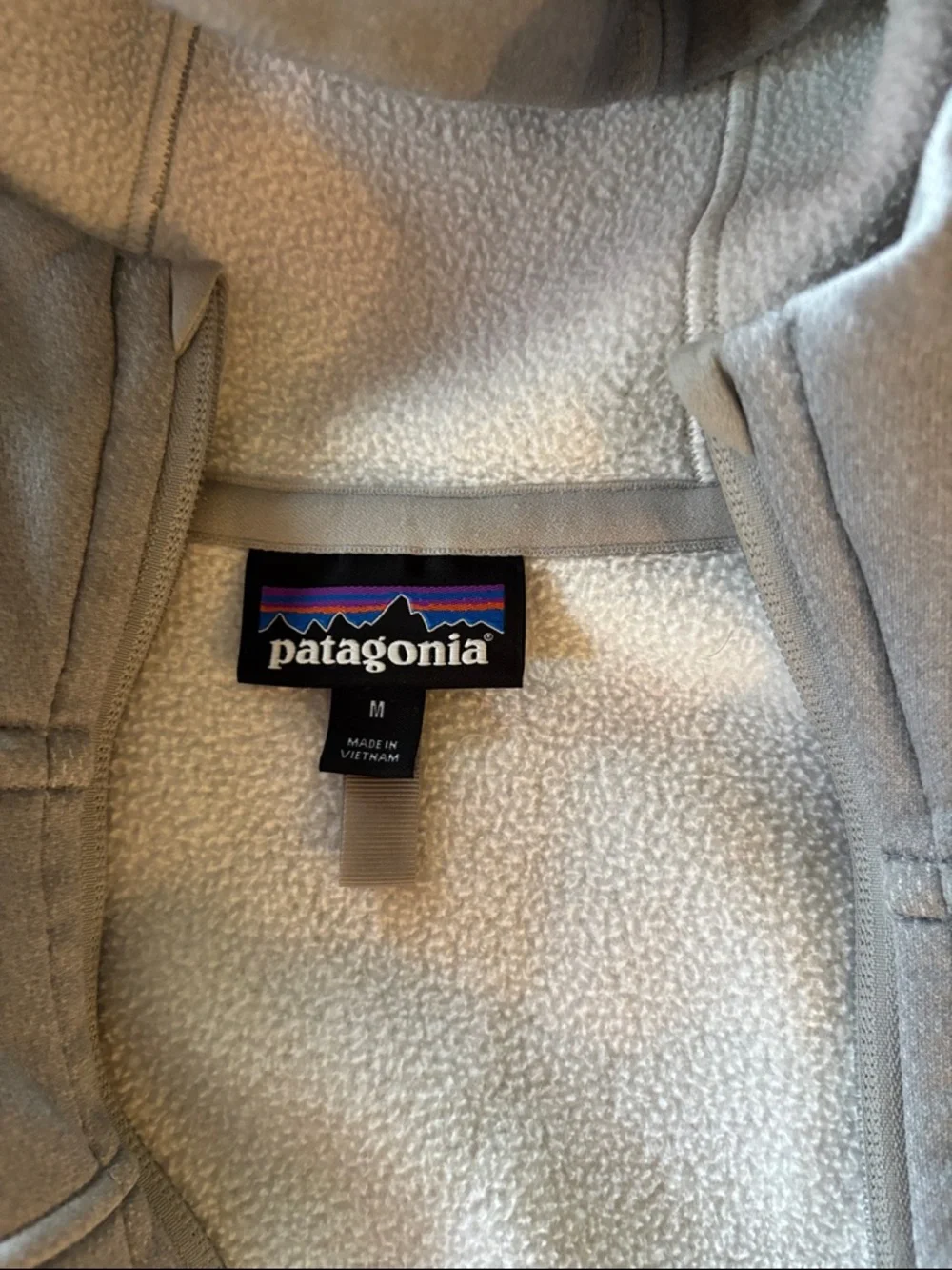 Patagonia Light gray Hooded Fleece Jacket - Picture 2 of 6